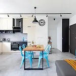Rent Like - Grzybowska 85 ワルシャワ
